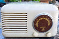 Vintage 1940s Off White Bakelite Table Tube Radio