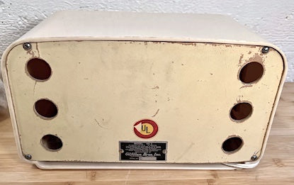 Vintage 1940s Off White Bakelite Table Tube Radio