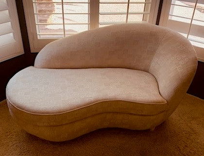 Petite Chaise Lounge