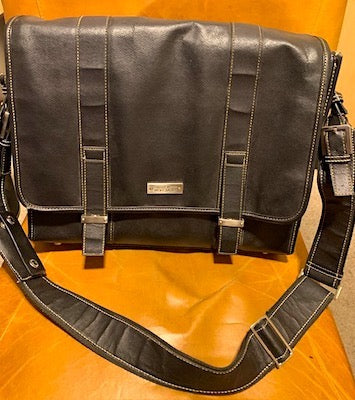 Vintage Kenneth Cole Reaction Crossbody Strap Expandable Briefcase