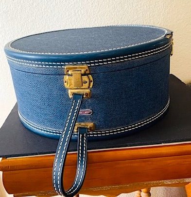 Vintage American Tourist Hat Box