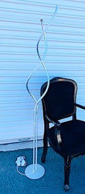 LED Novelty Floor Lamp “The Embrace”