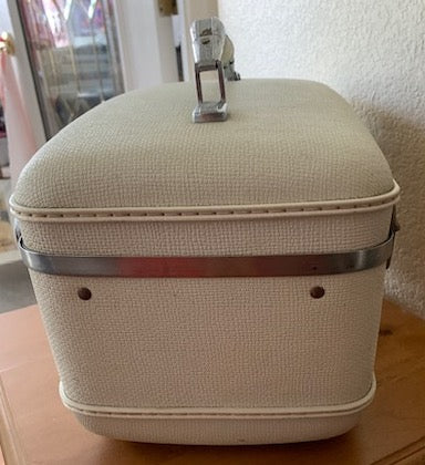 Vintage 1960s American Tourister Hard Side Train Case