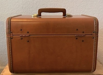 Vintage 1950s Caramel Hard Side Train Case by Samsonite Shwayder Bros.5