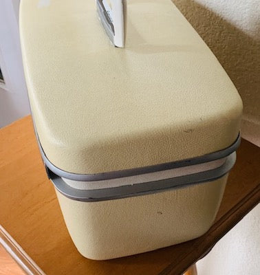 Vintage 1960s Samsonite Horizon Hard Side Train Case