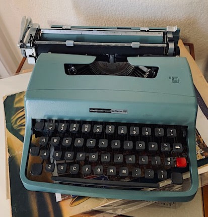 1960s Vintage Olivetti Lettera 32 Blue Teal