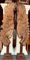Hige Archangel Wings on Pedestal